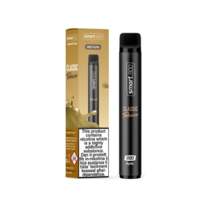 Smart 800 Classic Tobacco box and cigarete standing in the center of the image surrounded by a white background.